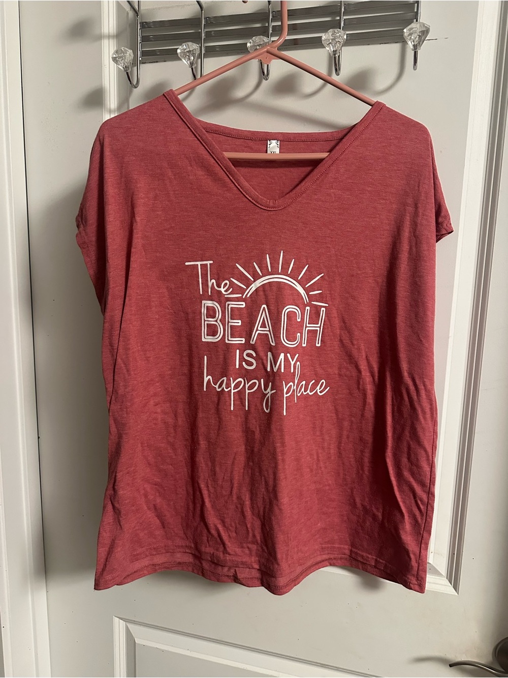 Source Unknown Coral Graphic V-Neck Tee - White Print